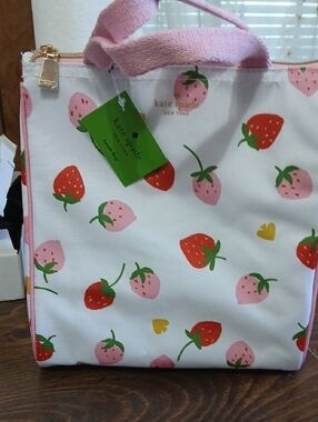 Summer Essential🧊 Kate Spade Strawberry Print Lunch Bag NWT